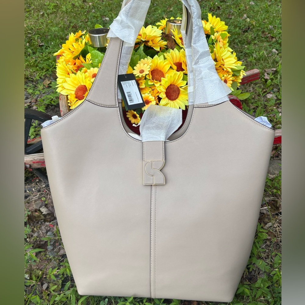 Authentic KATE SPADES Smooth nappa Leather snap Tote shoulder bag